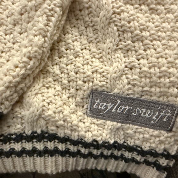 Taylor Swift Folklore Cardigan - Picture 2 of 4